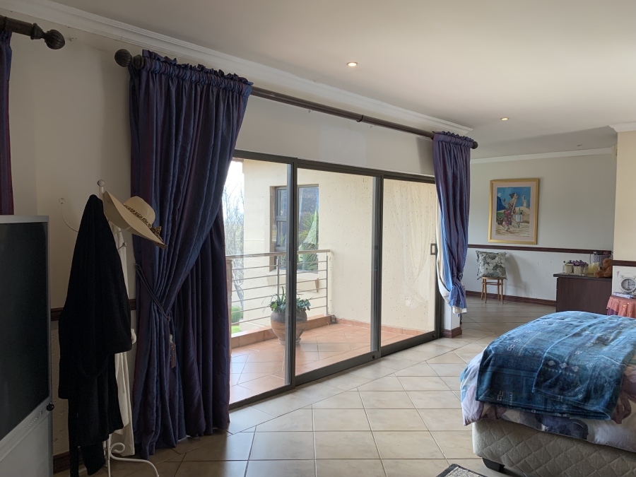 5 Bedroom Property for Sale in Birdwood Estate North West